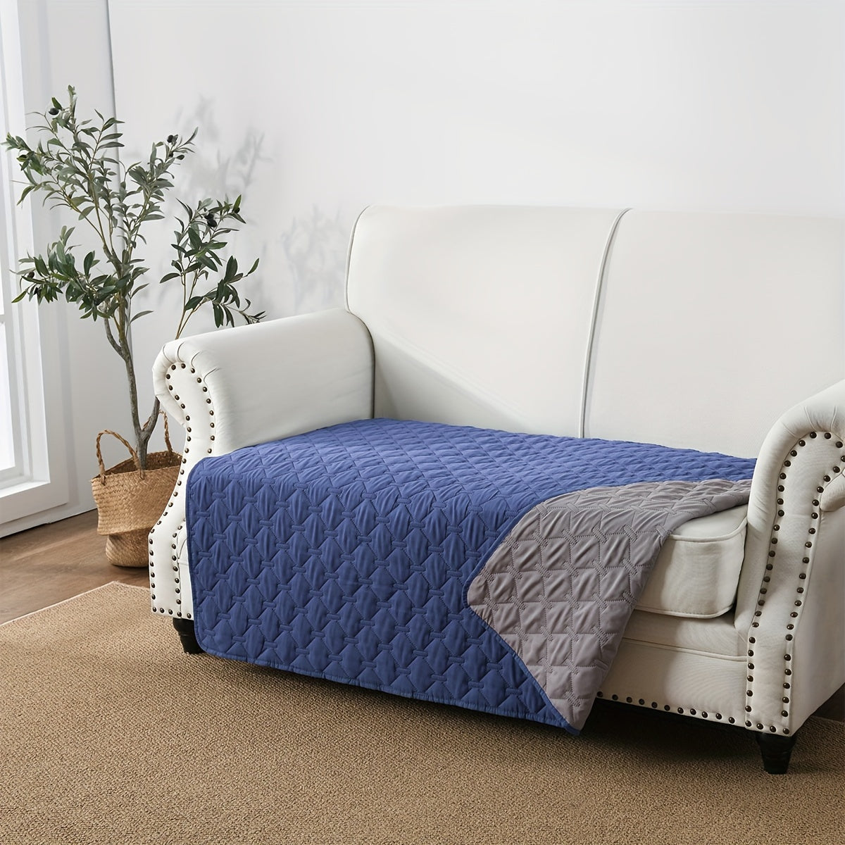 Wasserfeste doppelseitige Hundedecke als Möbelschutz