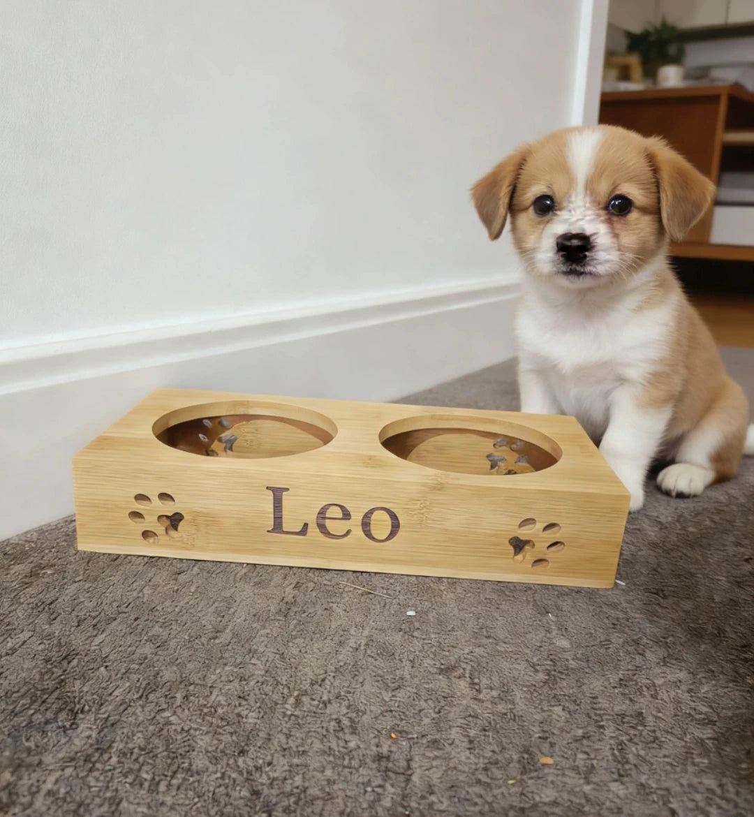 Einzigartiger Futternapf aus Holz für kleine Hunde mit Gravur