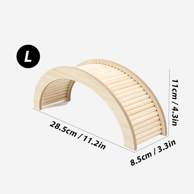 Charmante Holzbrücke für kleine Tiere zum Klettern und Spielen