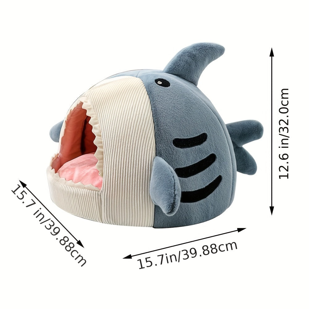 Gemütliches Katzenbett im Hai-Design mit weichem Kissen für den Winter