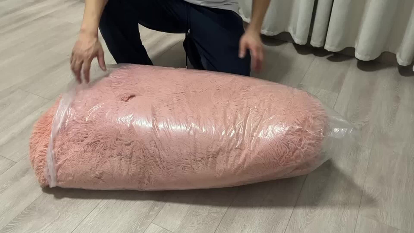 Gemütliches Rundbett für Haustiere in Pfotenform